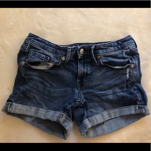 Women’s cuffed jean shorts